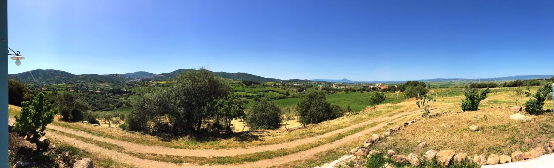 Panorama sulla campagna intorno alla casa
