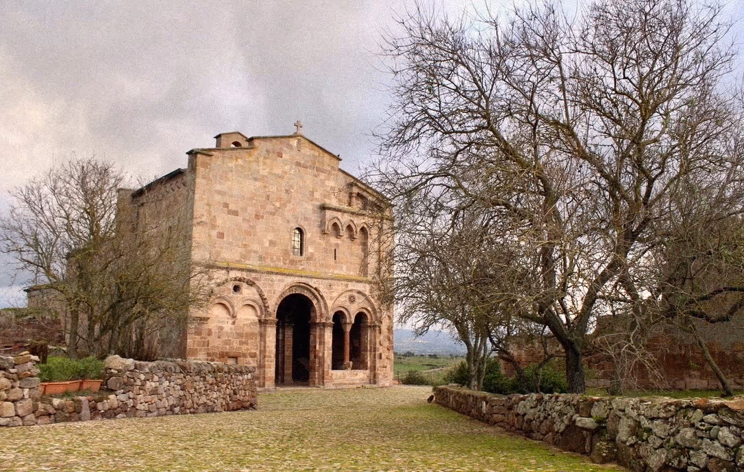 Chiesa romanica in pietra nel Logudoro